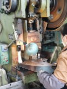 <b>钣金加工在机箱机柜制造中的关键应用与优势</b>